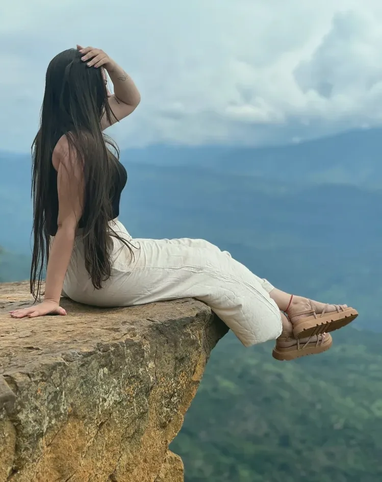 Catriona, 30