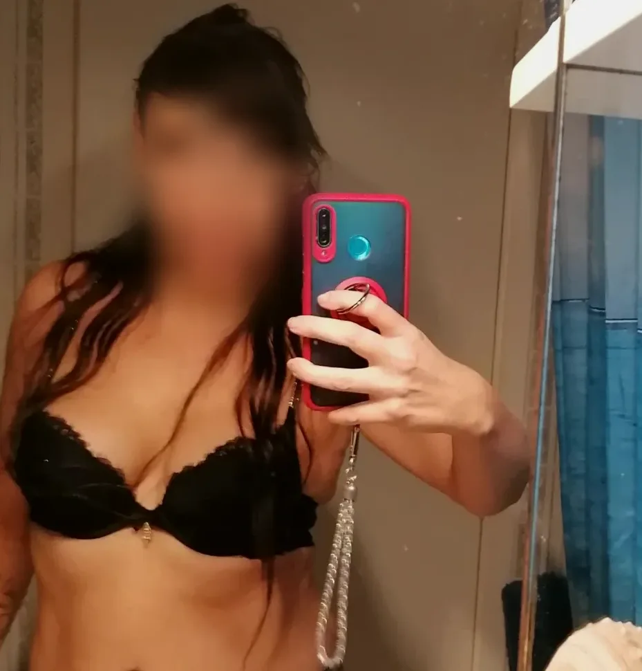 Evie, 36