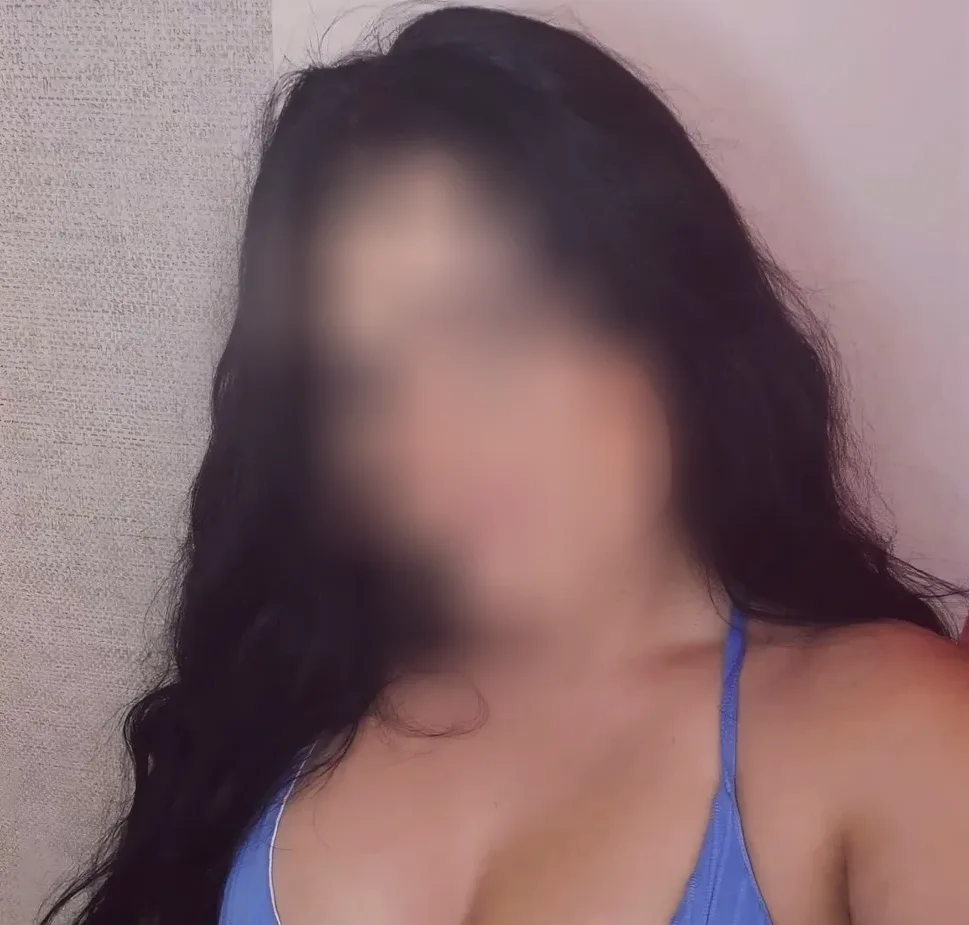 Lara, 29